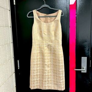 Holiday dress!
Banana Republic 
Size 6
Never worn w/ tags